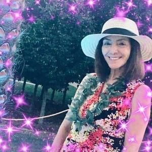 Meet your Posher, Leslie